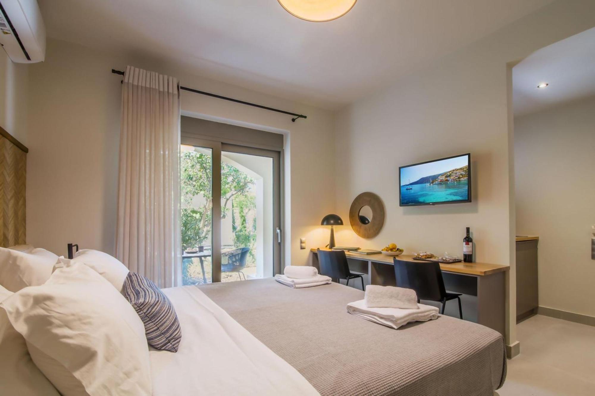 Blue Symphony Suites Apartments Nikiana Eksteriør billede